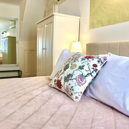 Casa Vittoria Otel Rovinj Oda fotoğraf
